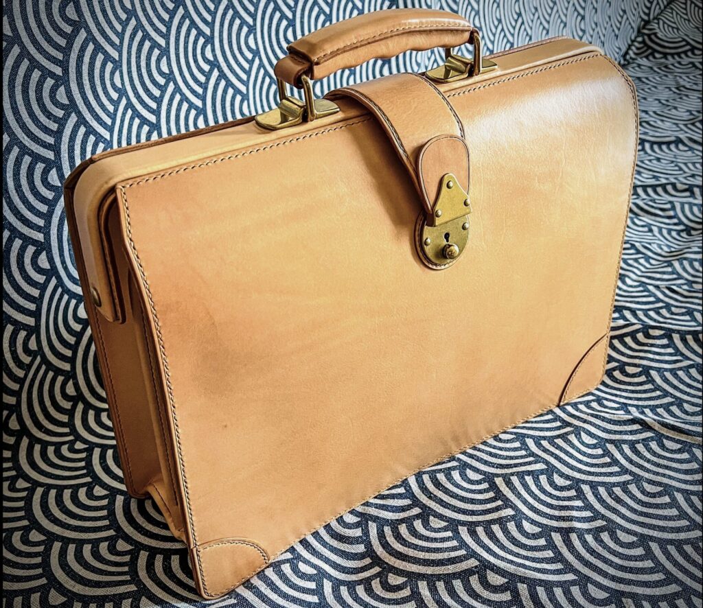 accordion dulles bag 1