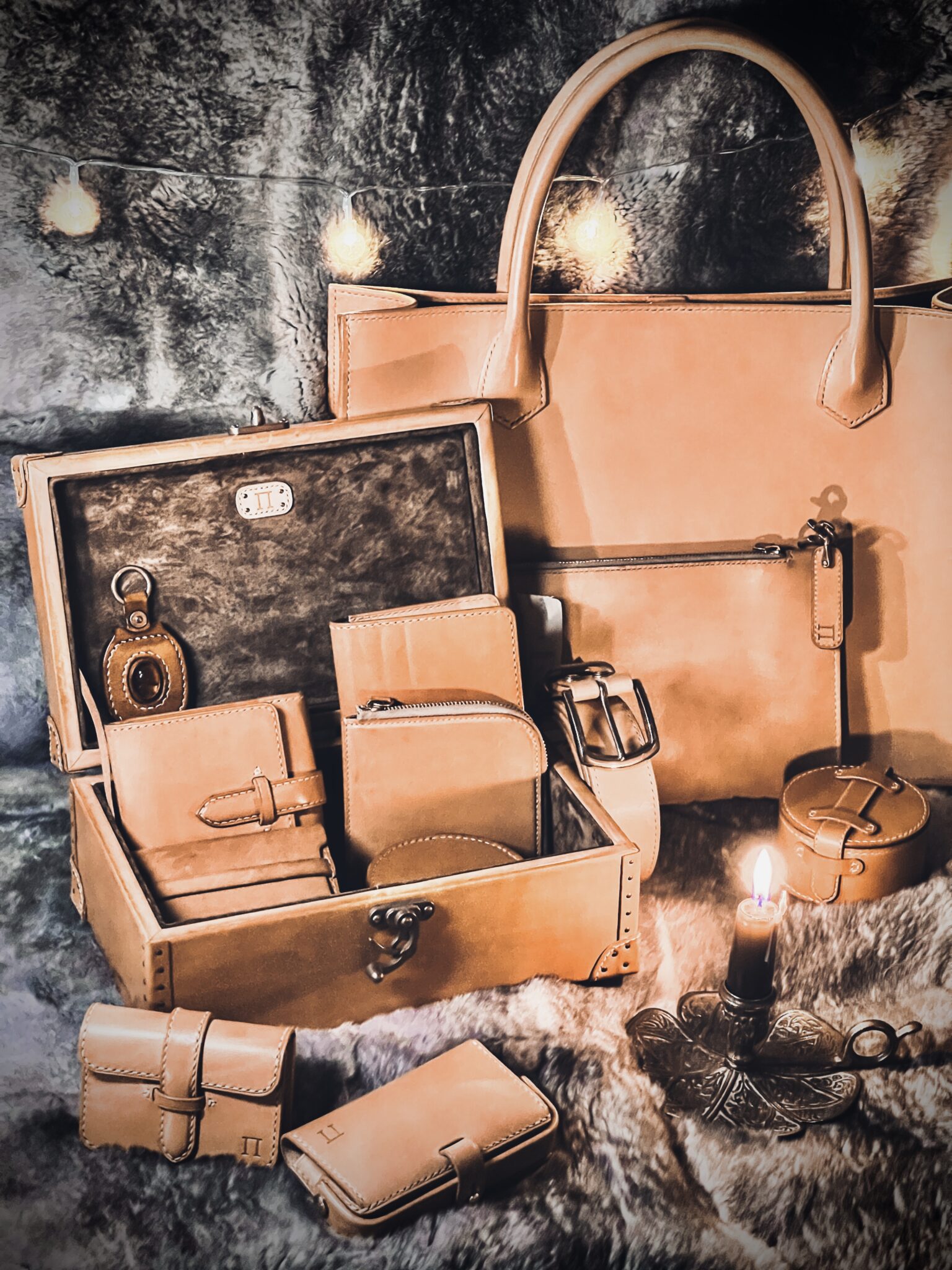 hand stitched vegetable-tanned leather crafts